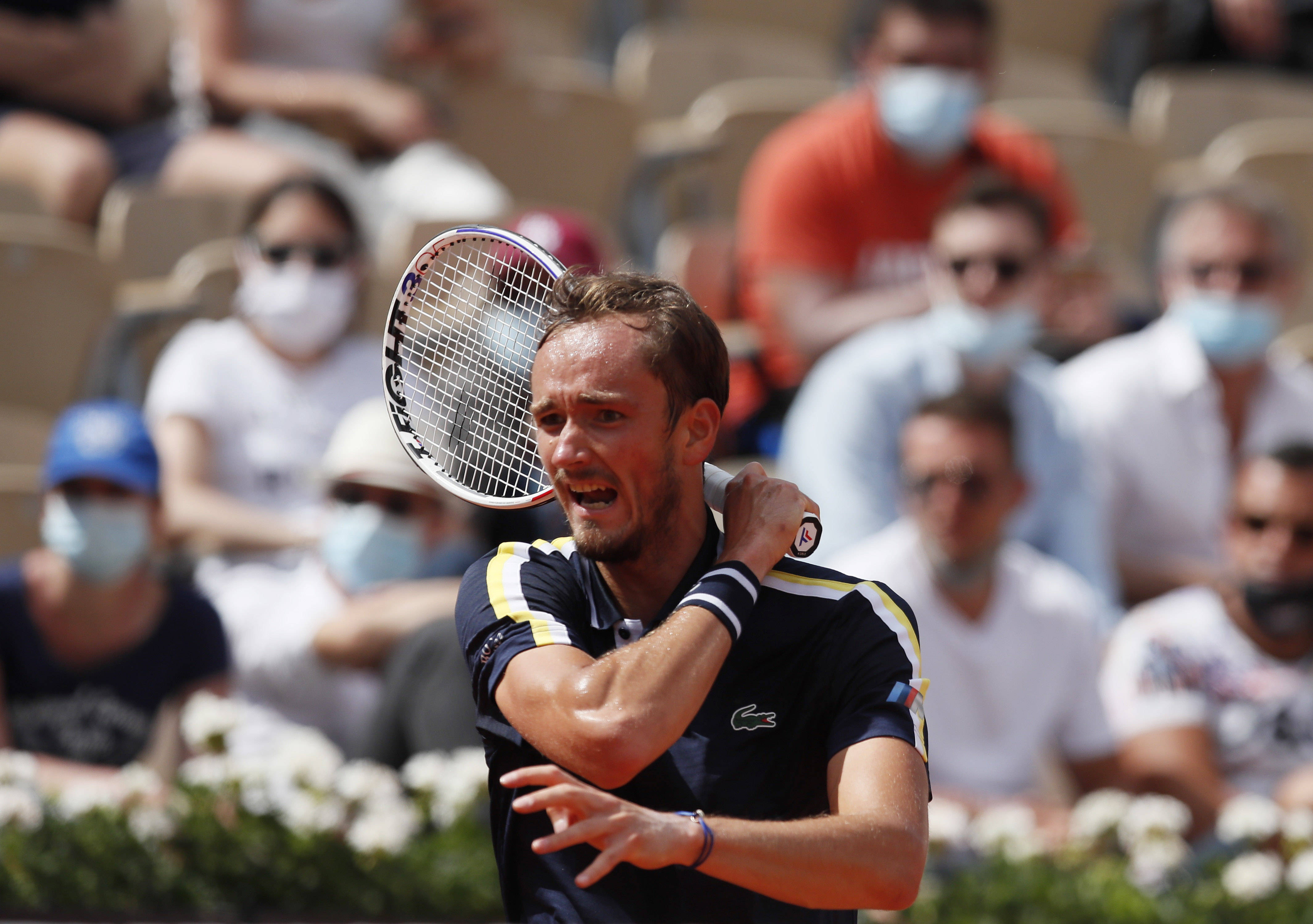 包含美国网球队力克德国网球队，梅德韦杰夫绝境逆转的词条