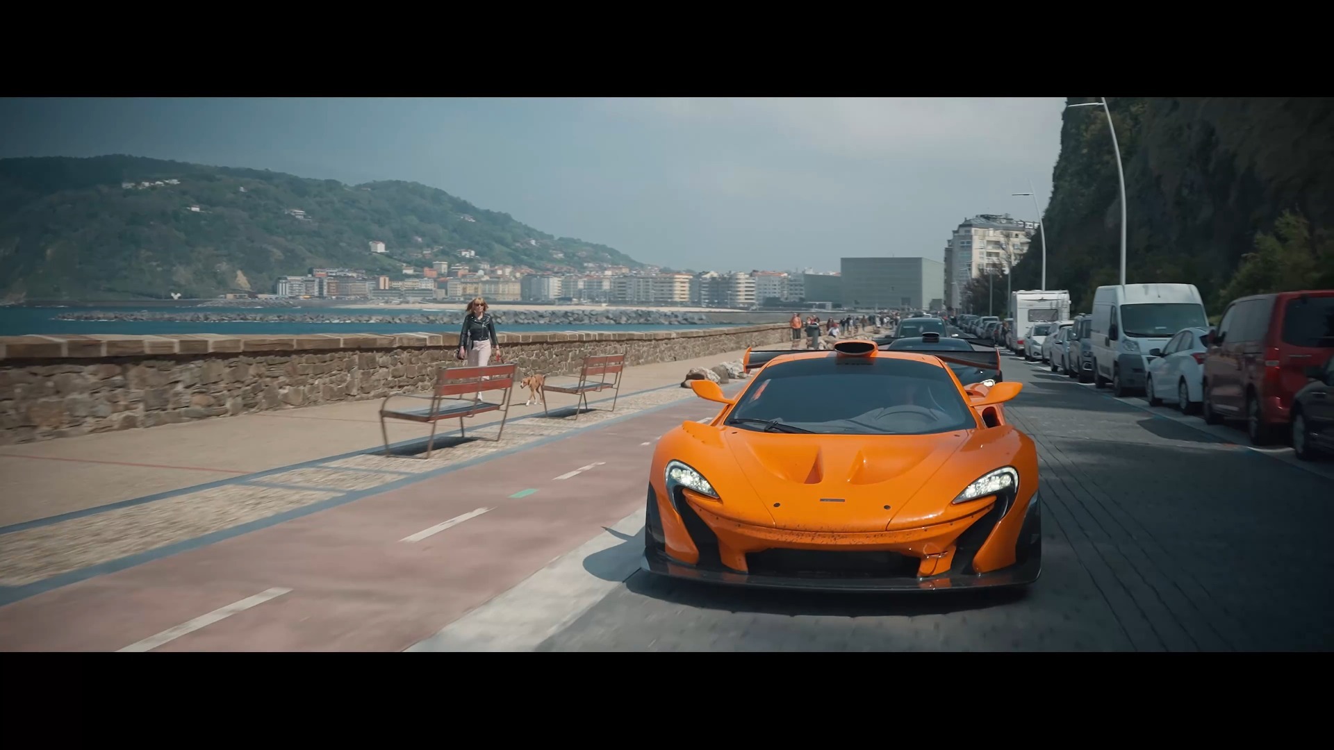 迈凯伦横扫梅赛德斯，塞恩斯统治全场的简单介绍