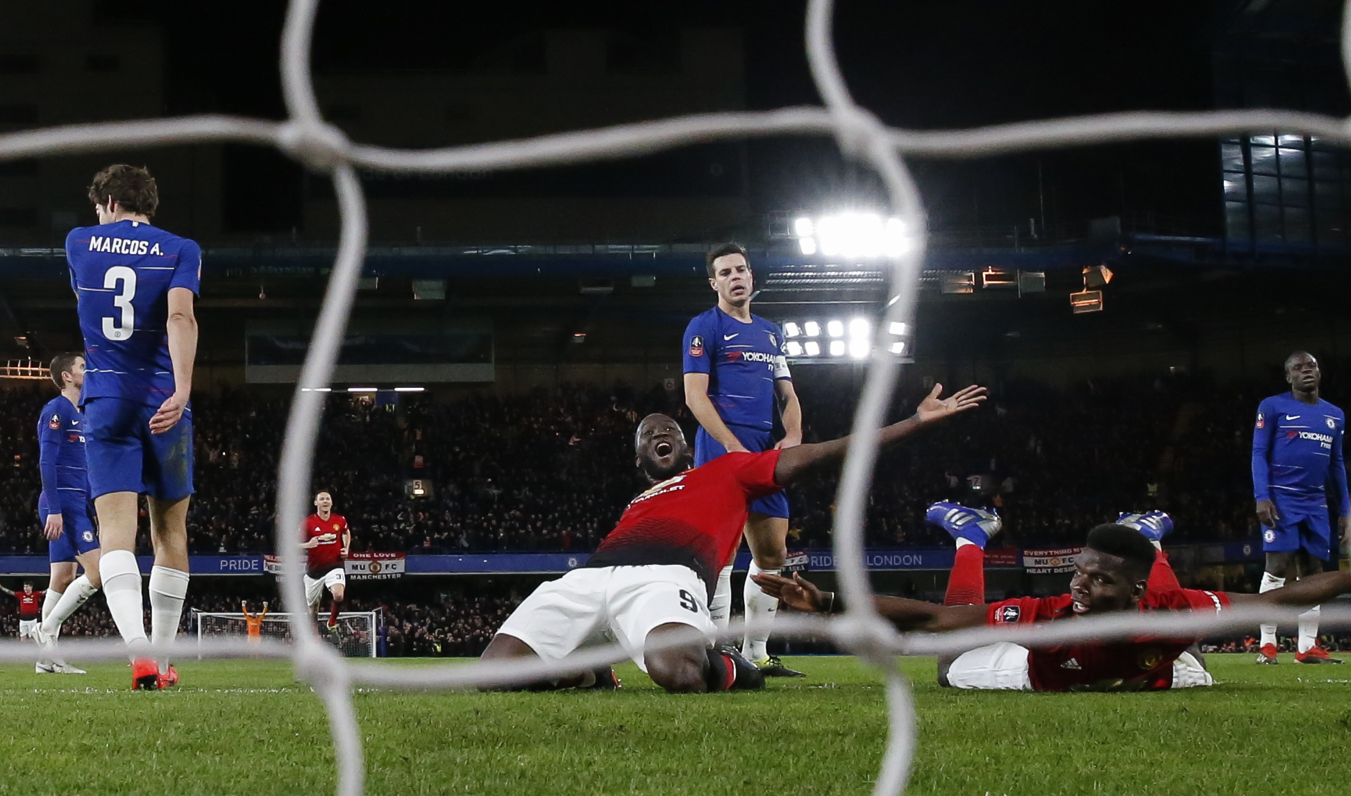 关于职业足球比赛抢先看:精彩比赛幕前球员表现亮眼的信息 关于职业足球比赛抢先看:精彩比赛幕前球员表现亮眼的信息