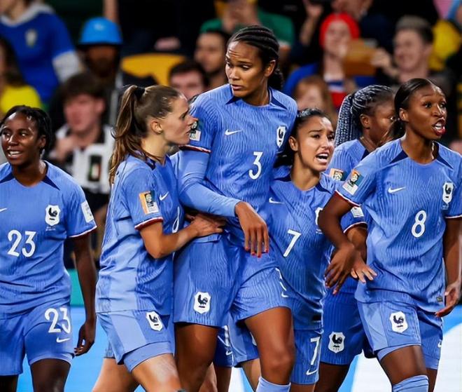 包含德国队女足推进,积分榜列第一的词条 包含德国队女足推进,积分榜列第一的词条