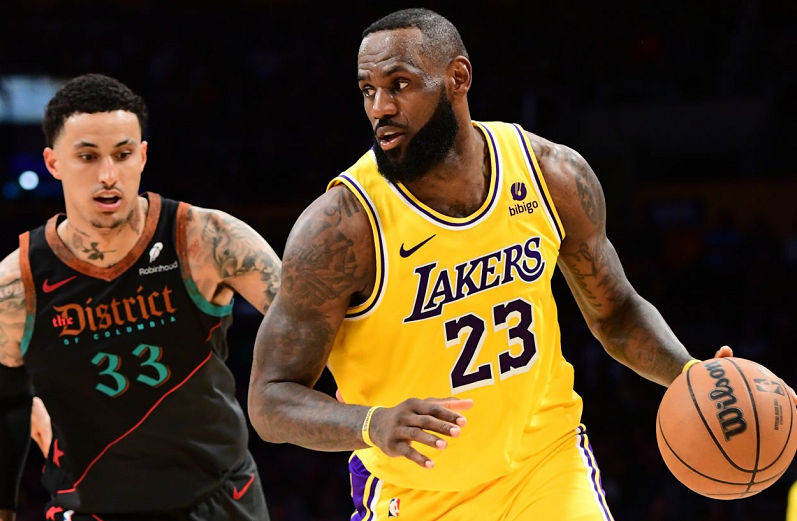 包含威廉姆斯险胜红牛二队，拉塞尔点燃赛场的词条