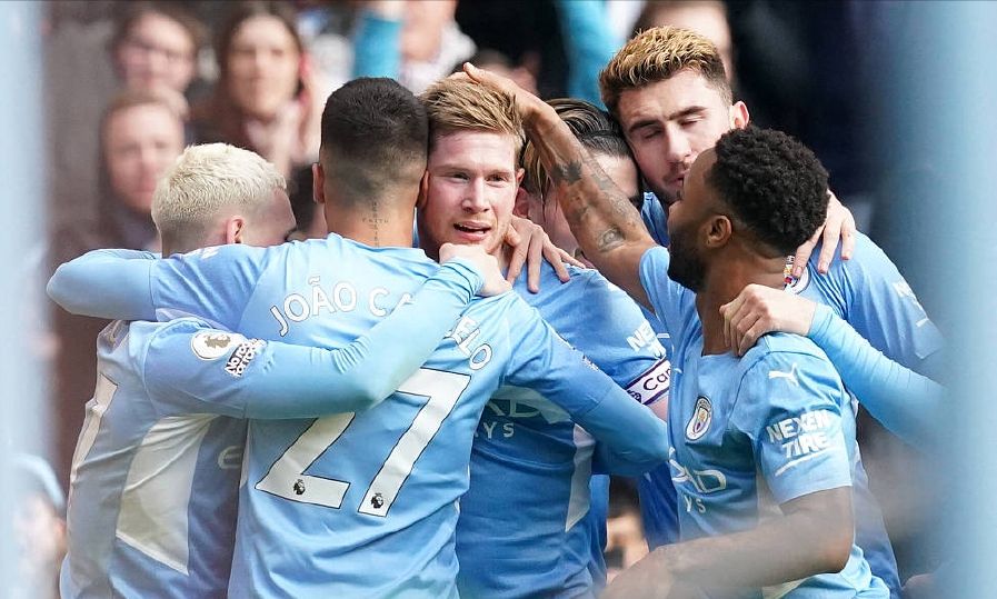 包含荷兰轻取秘鲁，德布劳内绝境逆转的词条