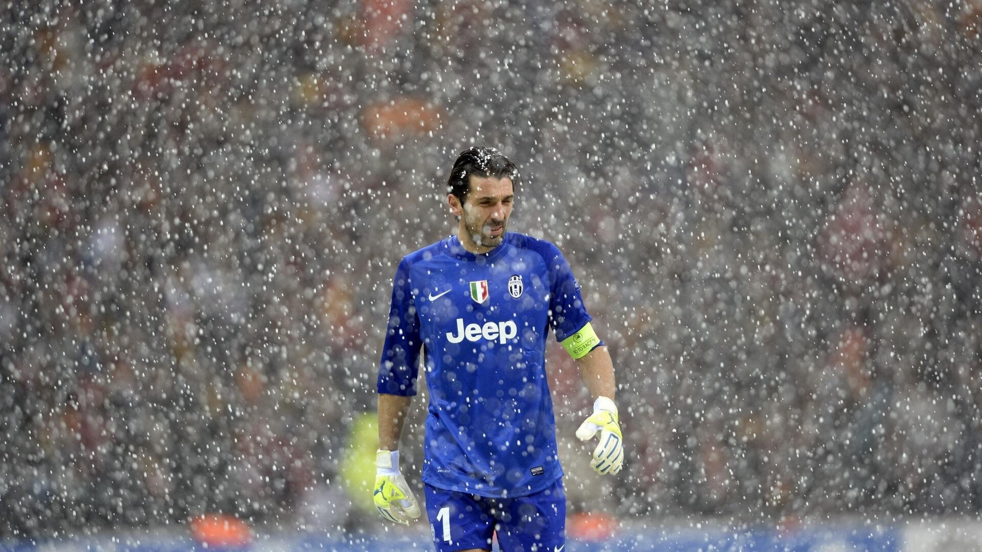 京多安执棋，当喀麦隆节奏遇上米兰乐章，一场非典型掌控